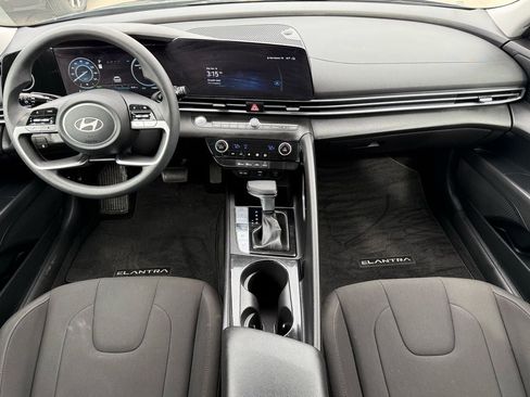 Used 2024 Hyundai Elantra Blue image 16