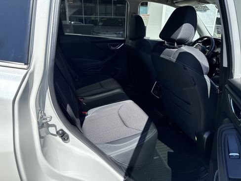 Used 2019 Subaru Forester Premium AWD/4WD image 13