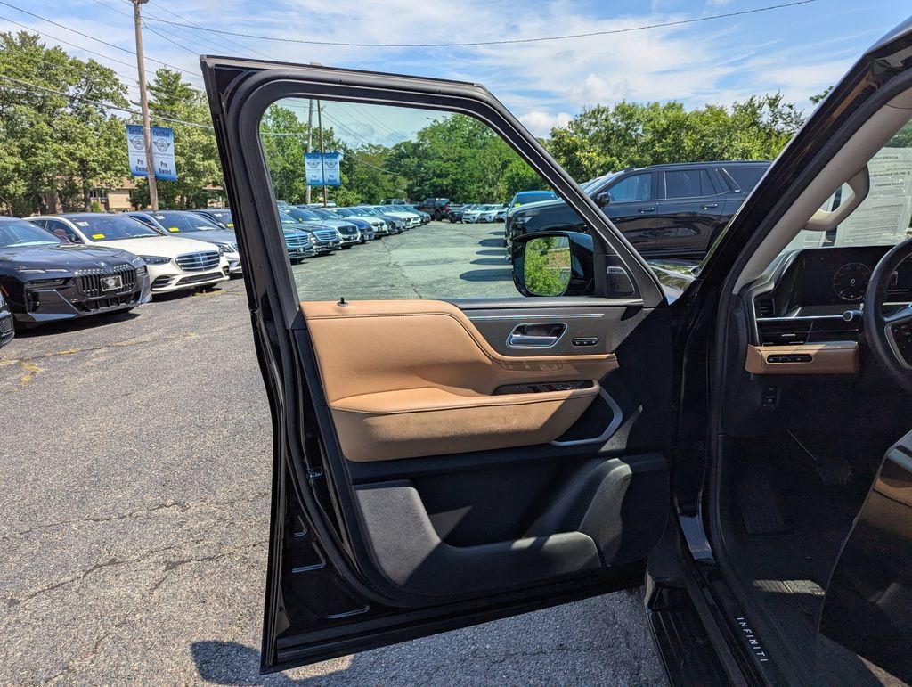 Used 2025 INFINITI QX80 Luxe AWD/4WD image 10