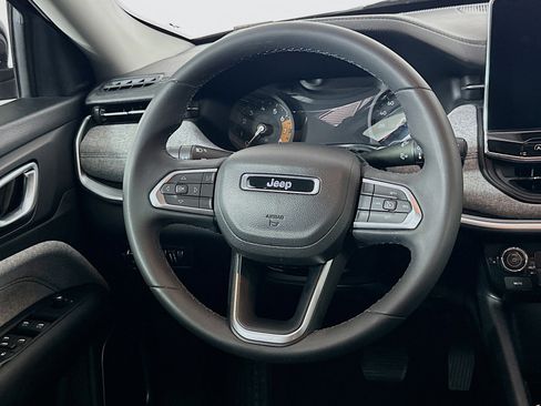 Used 2022 Jeep Compass Latitude image 18