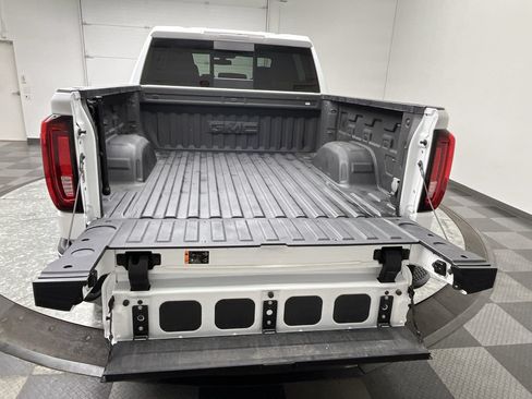 Used 2021 GMC Sierra 1500 SLT w/ SLT Premium Package AWD/4WD image 32