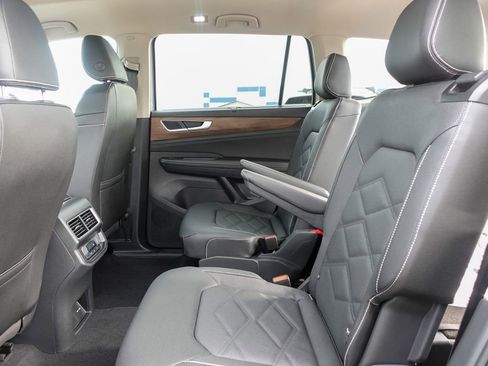 New 2026 Volkswagen Atlas SE FWD image 26