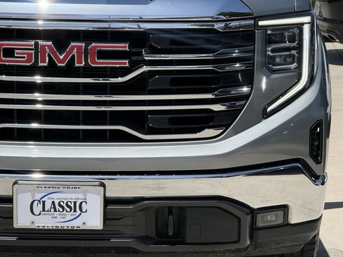 Used 2025 GMC Sierra 1500 SLT AWD/4WD image 8