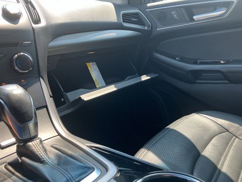 Used 2018 Ford Edge SEL AWD/4WD image 24