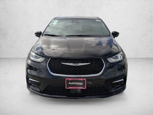 New 2026 Chrysler Pacifica Select image 6