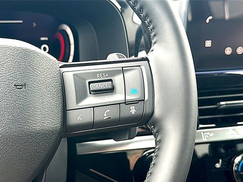 New 2026 Nissan Pathfinder SL FWD image 19