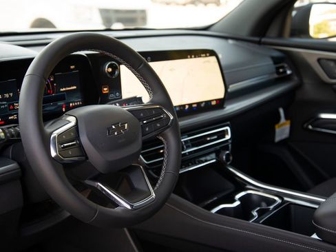 New 2026 Chevrolet Traverse LT w/ Midnight/Sport Edition AWD/4WD image 20