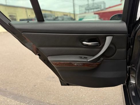 Used 2006 BMW 330xi Sedan image 34