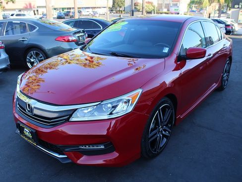 Used 2017 Honda Accord Sport Special Edition image 4