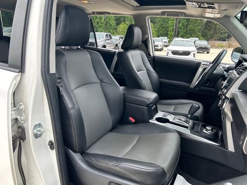 Used 2021 Toyota 4Runner SR5 Premium w/ Moonroof Package AWD/4WD image 20