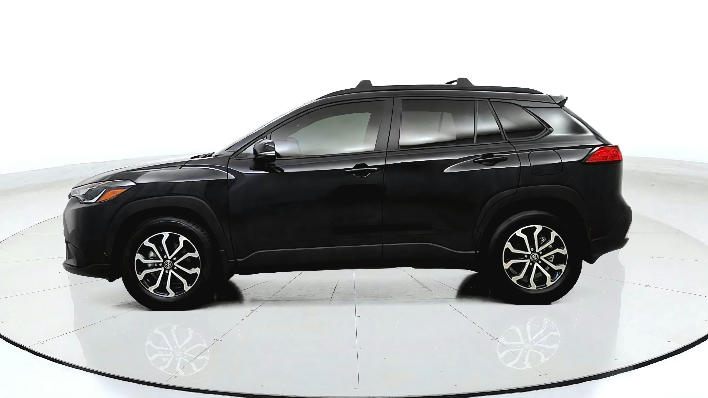 Used 2024 Toyota Corolla Cross AWD Hybrid image 4