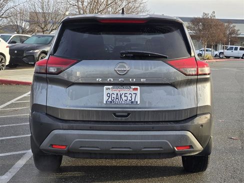 Used 2023 Nissan Rogue S image 5