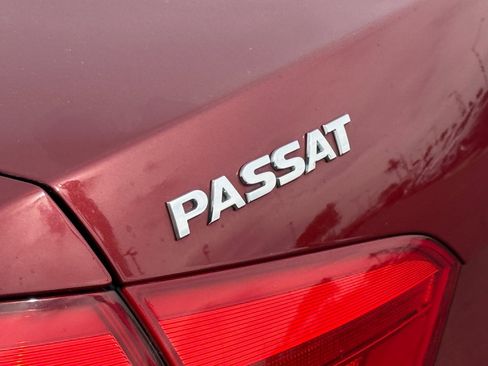 Used 2015 Volkswagen Passat 1.8T Limited Edition image 29