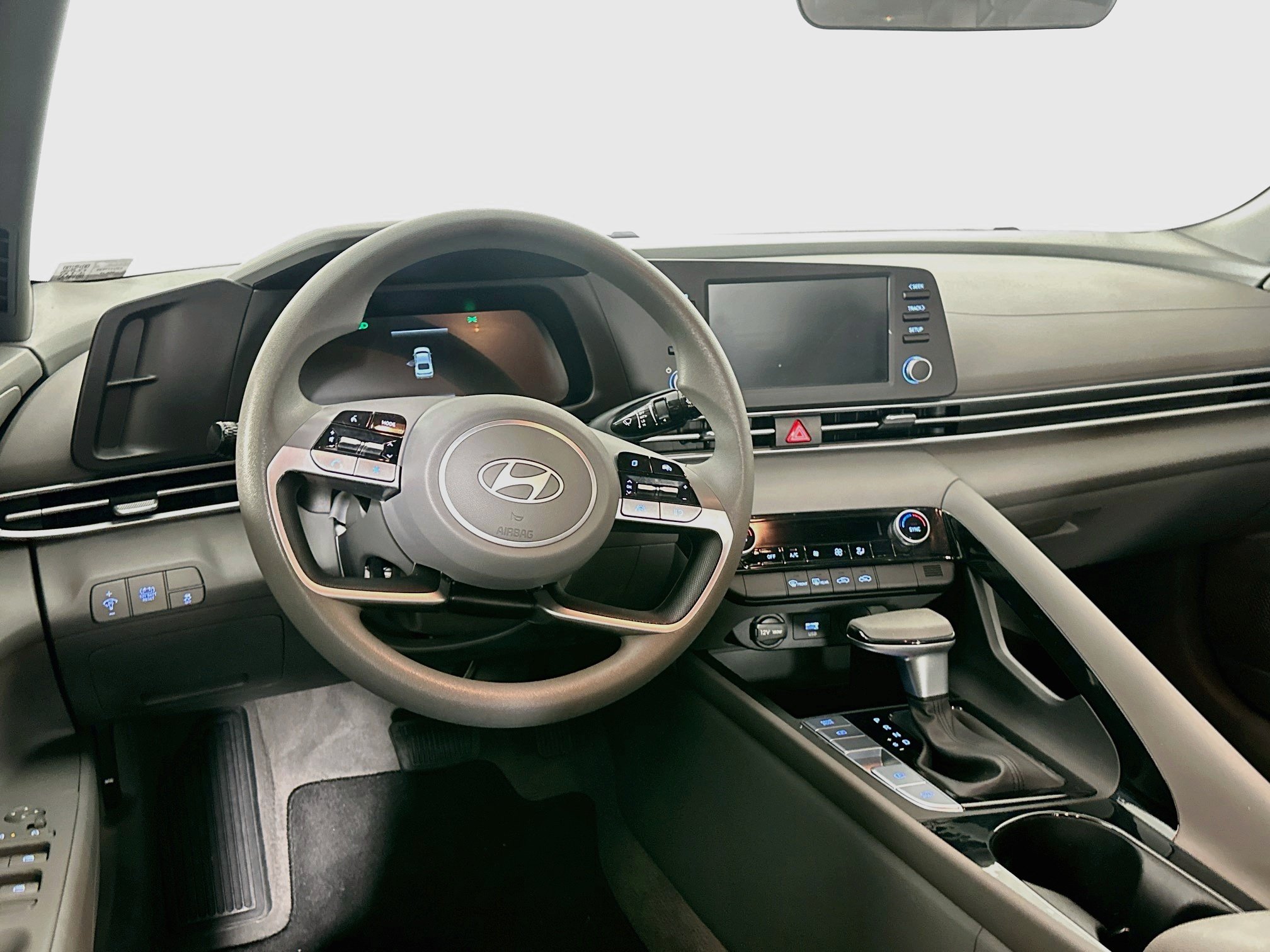 Used 2025 Hyundai Elantra Hybrid FWD image 18