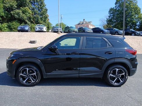 Used 2022 Chevrolet TrailBlazer RS w/ Sun and Liftgate Package image 3