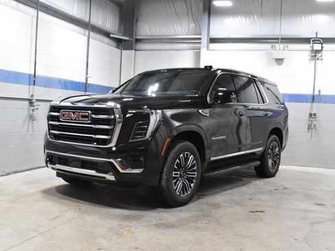 Used 2025 GMC Yukon Elevation AWD/4WD image 7