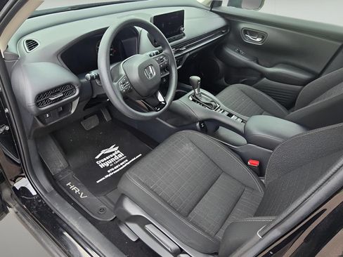 Used 2025 Honda HR-V LX image 16