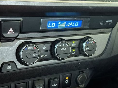 Used 2023 Toyota Tacoma TRD Off-Road w/ Technology Package image 19