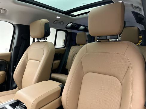 Certified 2025 Land Rover Defender 110 X-Dynamic SE image 7