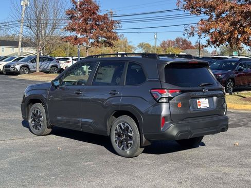 Used 2026 Subaru Forester Premium AWD/4WD image 4