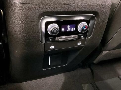 Used 2024 GMC Yukon AT4 w/ Technology Package AWD/4WD image 34