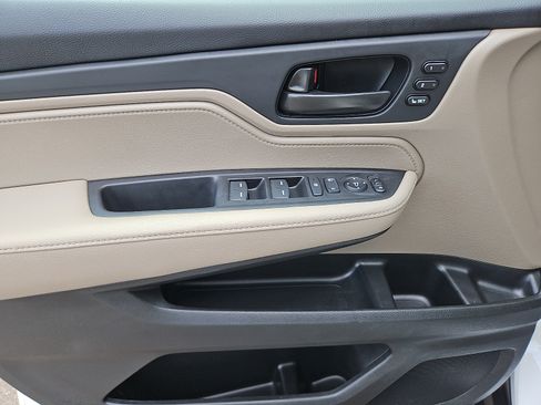 Used 2023 Honda Odyssey EX-L image 12