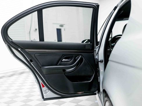 Used 2002 BMW M5 RWD image 77