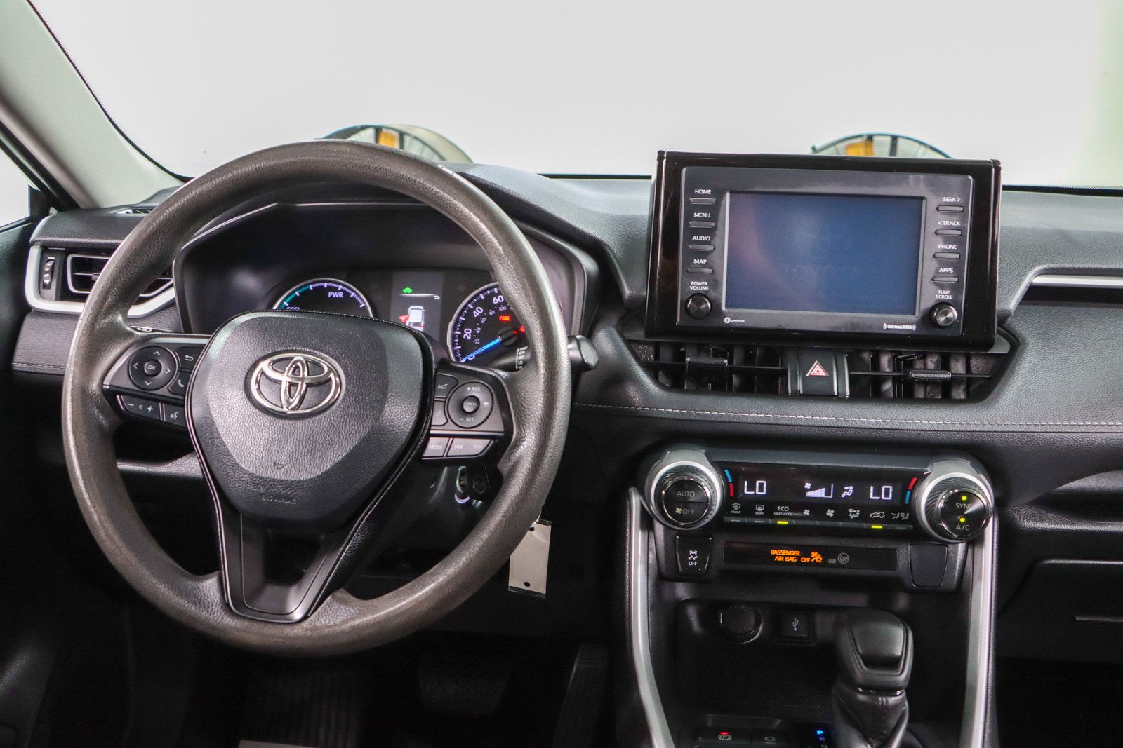 Used 2022 Toyota RAV4 LE AWD/4WD image 17