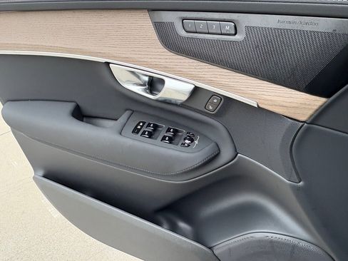 New 2026 Volvo XC90 B6 Plus image 18