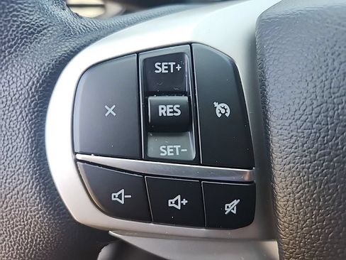 Used 2023 Ford Explorer XLT RWD image 12