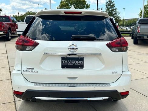Used 2020 Nissan Rogue SV w/ Premium Package FWD image 3