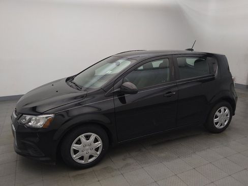 Used 2020 Chevrolet Sonic LT FWD image 2