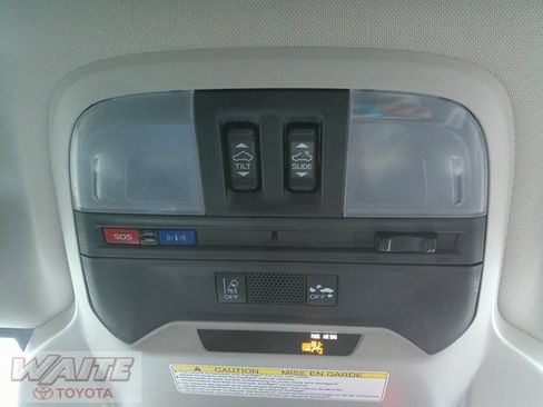 Used 2022 Subaru Crosstrek 2.0i Premium w/ Moonroof Package image 19