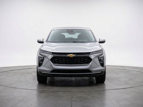 Used 2025 Chevrolet TrailBlazer LT image 2