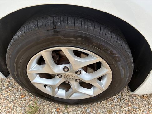 Used 2020 Chrysler Pacifica Limited image 24