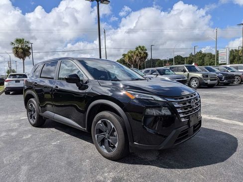 Used 2025 Nissan Rogue SV AWD/4WD image 1