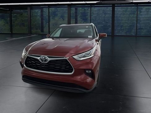 Used 2026 Toyota Highlander Limited image 3