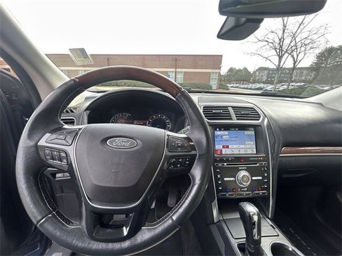 Used 2018 Ford Explorer Platinum image 9