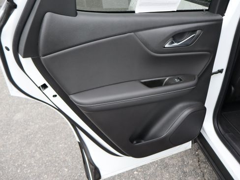 Used 2025 Chevrolet Blazer LT FWD image 30