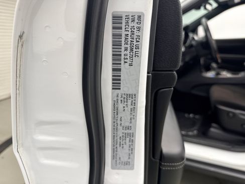 Used 2021 Jeep Grand Cherokee Freedom Edition AWD/4WD image 19