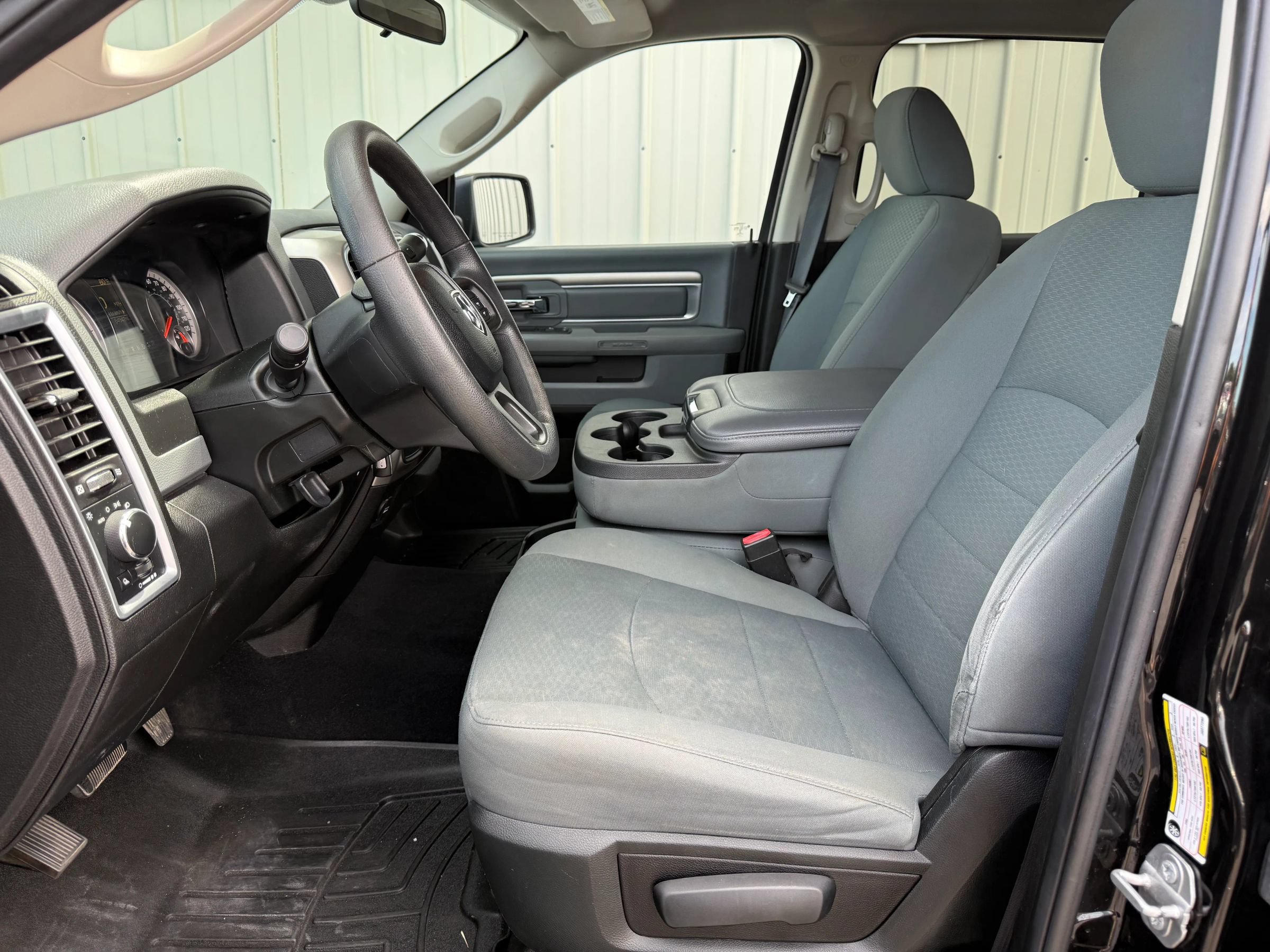 Used 2018 RAM 2500 SLT AWD/4WD image 26