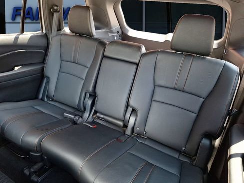 Used 2025 Honda Passport TrailSport image 12