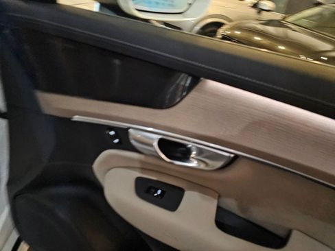 Certified 2025 Volvo XC90 B5 Plus AWD/4WD image 13