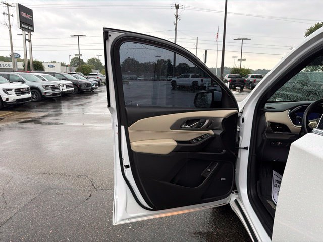 Certified 2023 Chevrolet Traverse Premier w/ LPO, Floor Liner Package AWD/4WD image 9