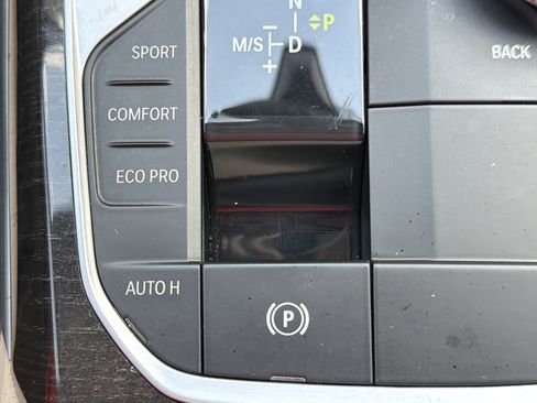 Used 2021 BMW 330i Sedan w/ Convenience Package RWD image 10