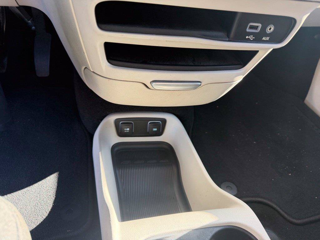 Used 2017 Chrysler Pacifica Touring FWD image 14