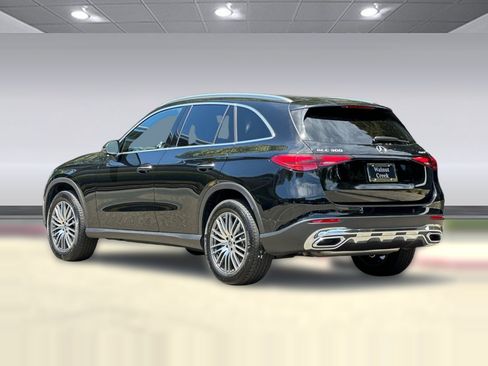 Used 2026 Mercedes-Benz GLC 300 4MATIC image 3