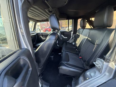 Used 2015 Jeep Wrangler Unlimited Sport AWD/4WD image 11