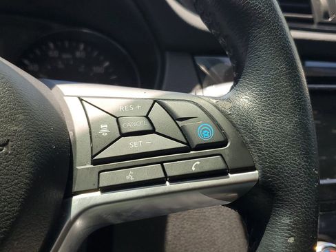 Used 2020 Nissan Rogue Sport SV w/ Technology Package FWD image 24
