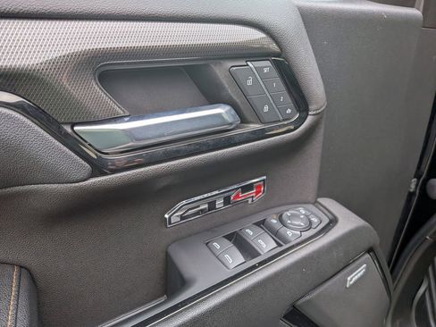Used 2023 GMC Sierra 1500 AT4 w/ AT4 Premium Package AWD/4WD image 11